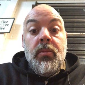 Meet your Posher, Derrick